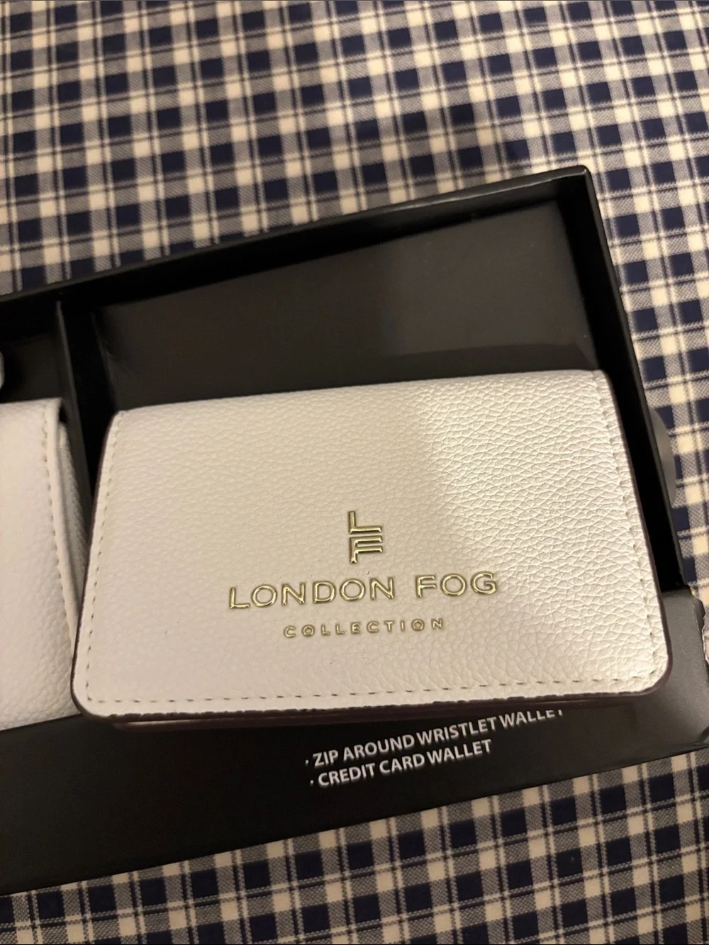 London Fog White Leather Wristlet and Card Wallet Gift Set